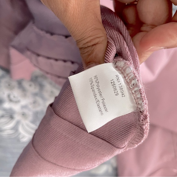 Pink halter bodycon dress with tiered hem - Picture 9 of 11